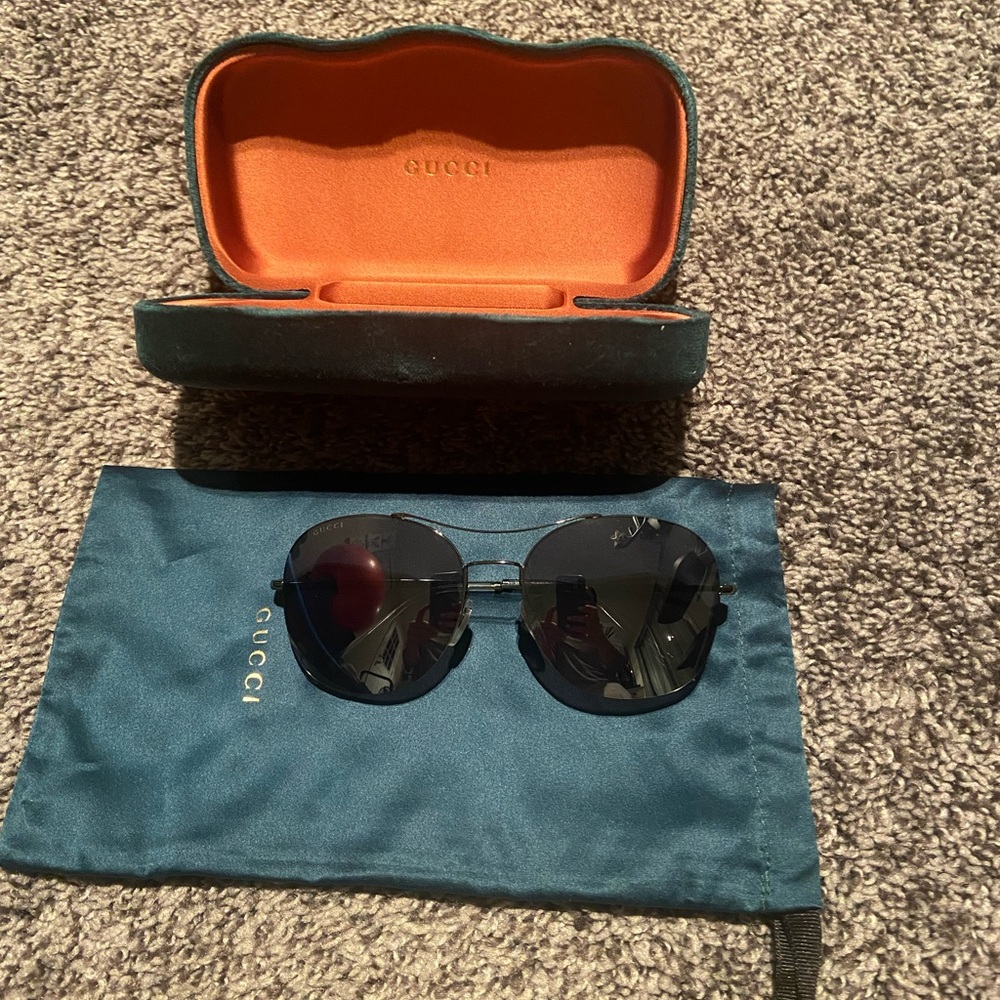 GUCCI 🤍 gray round aviators. NWOT.